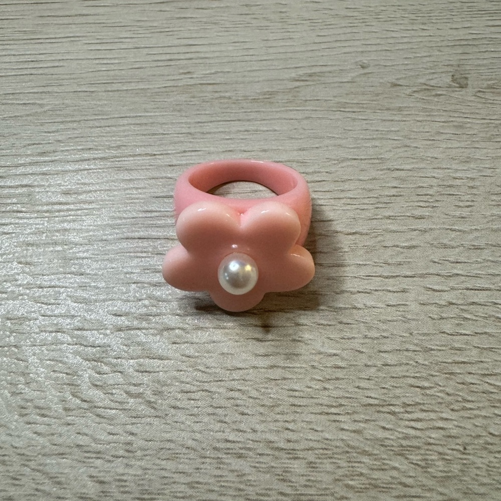Sparklemuse flower ring with pearl